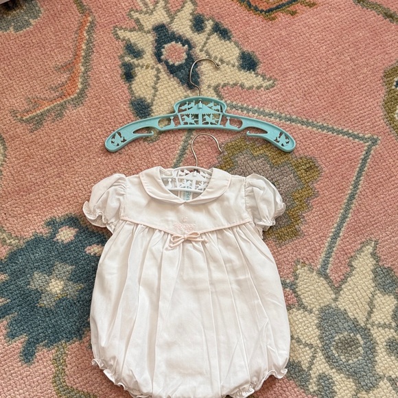 Pastels Clothing Other - Vintage Pastels Baby bubble Peter Pan Collar - hand embroidered & 2 50s hangers